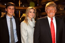 Đánh vợ bật khóc, gã chồng vũ phu ở HN bị khách Tây dạy dỗ