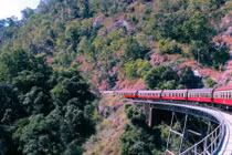 10 tuyến đường sắt đáng sợ nhất thế giới