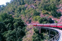 10 tuyến đường sắt đáng sợ nhất thế giới