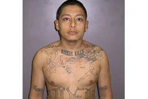 Tên sát nhân quái dị xăm toàn bộ kế hoạch phạm tội lên ngực