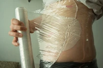 Cách giảm mỡ bụng bằng quấn ni lông chỉ là ảo tưởng