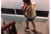 "Chân dài" ngày tiếp 20 lượt khách, ê chề nhận 50.000 đồng/lần