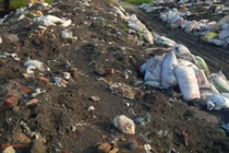 Hàng trăm tấn chất thải nguy hại "phơi" giữa làng ung thư