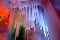 “Chiêm ngưỡng” hang băng không bao giờ tan ở Trung Quốc