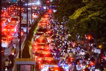 Cảnh "kinh hoàng" kẹt xe không lối thoát ở Sài Gòn