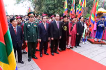 Chủ tịch nước dâng hương tưởng niệm các Vua Hùng