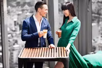 Hà Anh, Kim Lý thân thiết trong quán cà phê