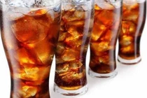Ăn sáng bằng... nước ngọt có ga, nam sinh rước bệnh viêm dạ dày