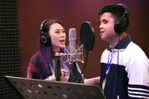 Mỹ Tâm ân cần hướng dẫn Đức Mạnh thu âm Sầu tím thiệp hồng