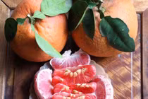 Bưởi đỏ tiến vua ở Thanh Hóa 500.000 đồng/cặp "cháy hàng"