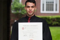 Chàng trai nghèo tốt nghiệp Harvard chia sẻ bí quyết thành công