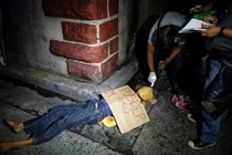 “Lạnh người” xác chết con nghiện ma túy trên phố ở Philippines