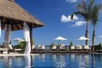 Soi khách sạn siêu sang đội tuyển Anh đóng quân 