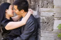 Chết lặng nhìn vợ dẫn bồ về nhà mặc con trai gào khóc