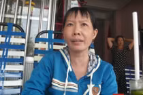 Sự thống khổ của nữ công nhân nhặt được vàng bị mất việc