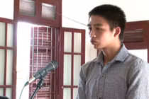 Mẹ mua thuốc tránh thai, lộ chuyện con gái yêu sớm