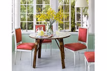 Mê mẩn sắc màu rực rỡ của ngôi nhà nhỏ nhiệt đới