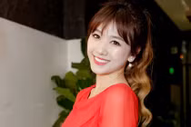 Hari Won cười rạng rỡ, “né” chuyện Trấn Thành bị “cấm sóng“