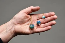 Biến tro cốt người chết thành trang sức đeo để “tưởng nhớ“