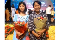 Hai mẹ con cùng “trốn” gia đình hiến thận cho người nghèo