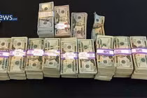 Tài xế taxi trả lại hơn 4 tỷ cho khách bỏ quên 