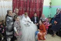 Chỉ có ở Trung Đông: Nã súng AK rầm trời ăn mừng...đám cưới