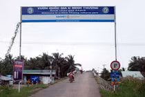 Những câu chuyện kỳ lạ các cặp vợ chồng ở U Minh Thượng