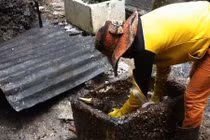 Lật tẩy chiêu nhổ lông gà, vịt “siêu nhanh” 