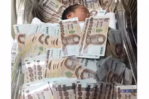 Sốc: Bé sơ sinh nằm trên 1,3 tỷ đồng gây xôn xao