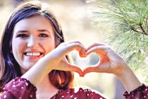 Thiếu nữ xinh đẹp 19 tuổi và... 32 lần phẫu thuật tim