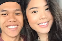 Chàng trai bất ngờ nổi tiếng sau khi đi dép của bạn gái