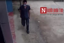 Côn đồ bịt khẩu trang, dùng gạch truy sát chủ quán karaoke