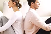 Chồng bảo: Ở trên giường chẳng cần gái ngoan!