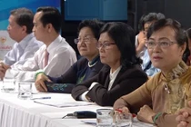 Người Sài Gòn hốt hoảng không biết ăn gì dịp Tết