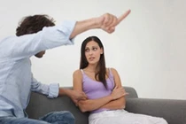 Hết lòng cung phụng cả nhà chồng, vẫn bị chồng hắt hủi