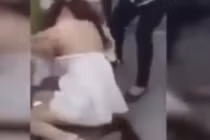 Khó hiểu đám đông vô cảm xem đánh ghen tàn bạo