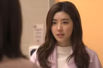 Lạ lùng: Nhân tình chồng gửi lại thẻ ngân hàng cho vợ