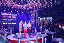 Quán bar của Đàm Vĩnh Hưng bị niêm phong, tháo gỡ tài sản?