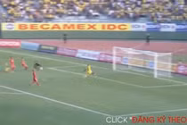 Pha bỏ lỡ của sao SLNA gây chấn động thế giới