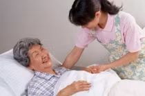 Con dâu nghèo hết lòng vì bố mẹ chồng: Có phải ngu dốt?