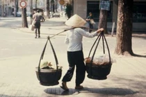 Bài văn cảm xúc về người mẹ bán hàng rong 