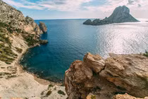 Đột nhập hòn đảo bí ẩn khiến cả thế giới tò mò 