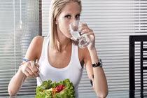 Những thói quen nguy hiểm khiến bạn bị rút ngắn tuổi thọ