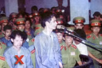 Ầm ĩ ngày ‘ông trùm’ Khánh ‘trắng’ đền tội, đàn em theo tiễn độ