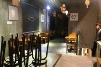 Hàng chục côn đồ đánh gục 2 thanh niên giữa Sài Gòn