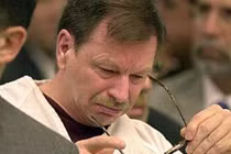 Tên sát nhân giết 48 người khóc khi nghe lời nói này