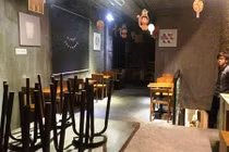 Hàng chục côn đồ đánh gục 2 thanh niên giữa Sài Gòn