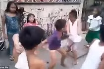 Phát hoảng trò oẳn tù tì phiên bản bạo lực của trẻ Thái Lan 