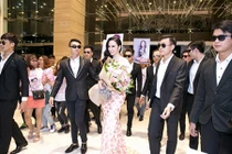 Sau thời gian ngoan hiền, Angela Phương Trinh chơi trội thế nào?