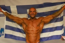 Hụt vô địch, VĐV thể hình tát mạnh vào mặt trọng tài 